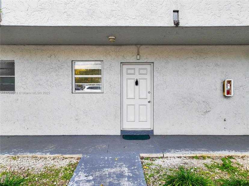 Picture of 17255 SW 95Th Ave # 161, Palmetto Bay FL 33157