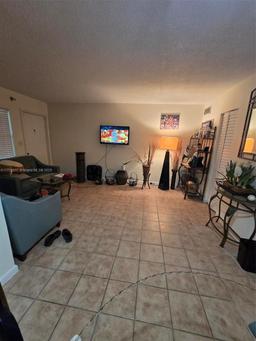 Picture of 1425 Arthur St # 110B, Hollywood, FL 33020