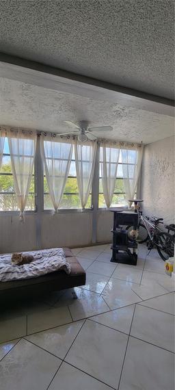 Picture of 2840 Somerset Dr # 318M, Lauderdale Lakes, FL 33311