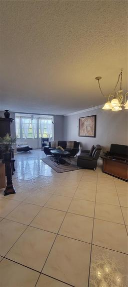 Picture of 2840 Somerset Dr # 318M, Lauderdale Lakes, FL 33311