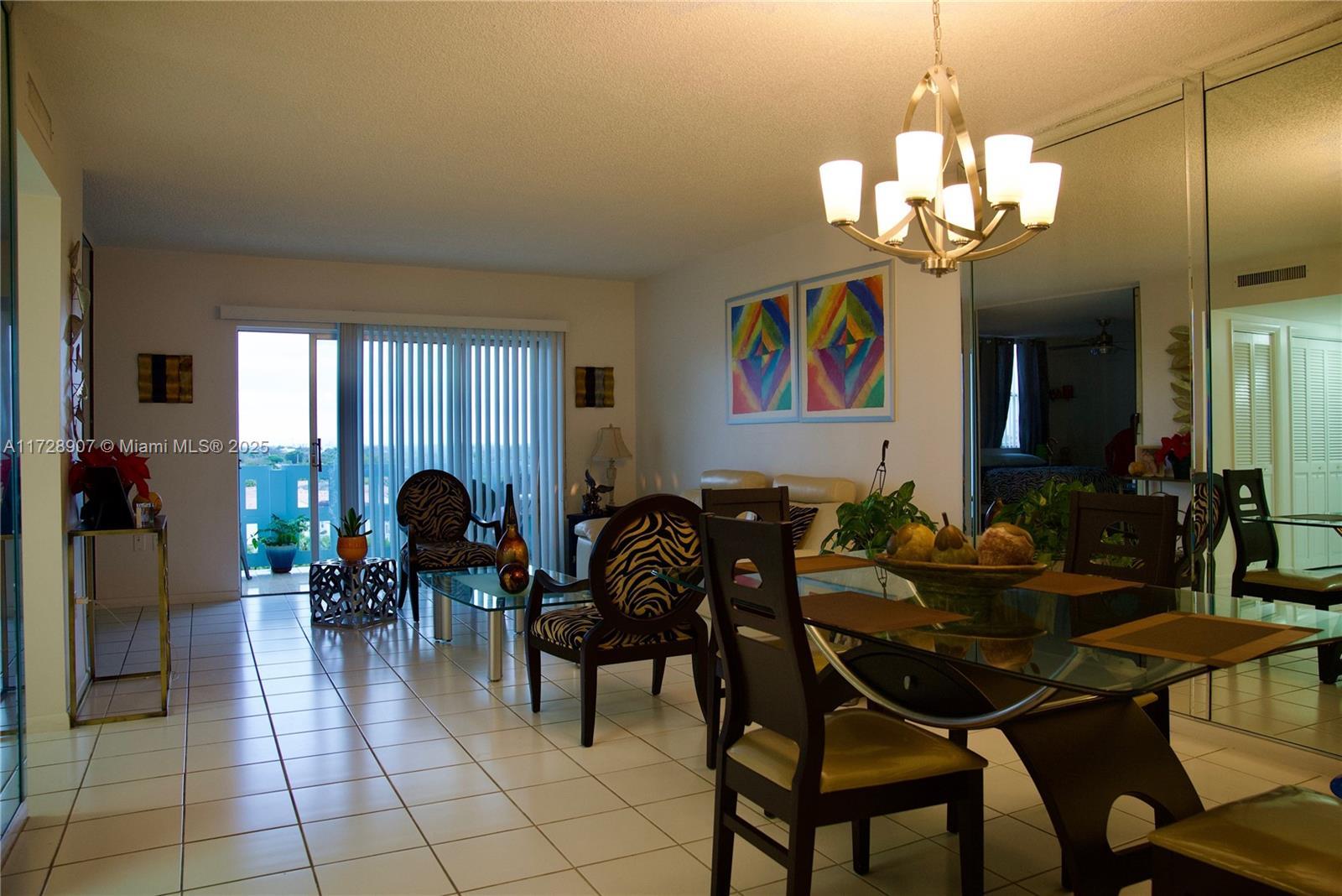 Picture of 4001 Hillcrest Dr # 812, Hollywood, FL 33021