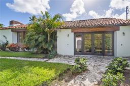 Picture of 6350 Pine Tree Dr, Miami Beach, FL 33141