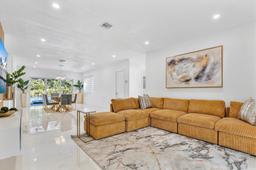 Picture of 225 NE 150Th St, Miami, FL 33161