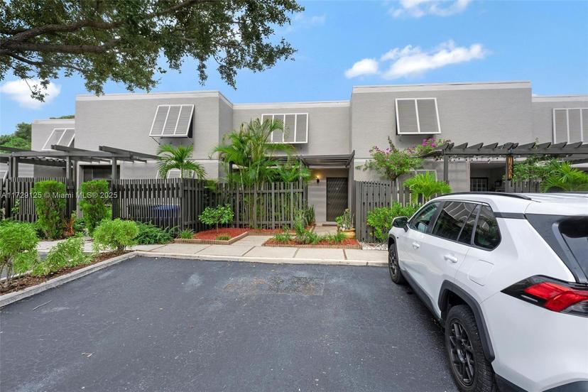 Picture of 1509 NW 112Th Way # 1509, Pembroke Pines FL 33026