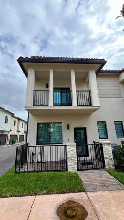 Picture of 4542 NW 83Rd Psge # 4542, Doral, FL 33166