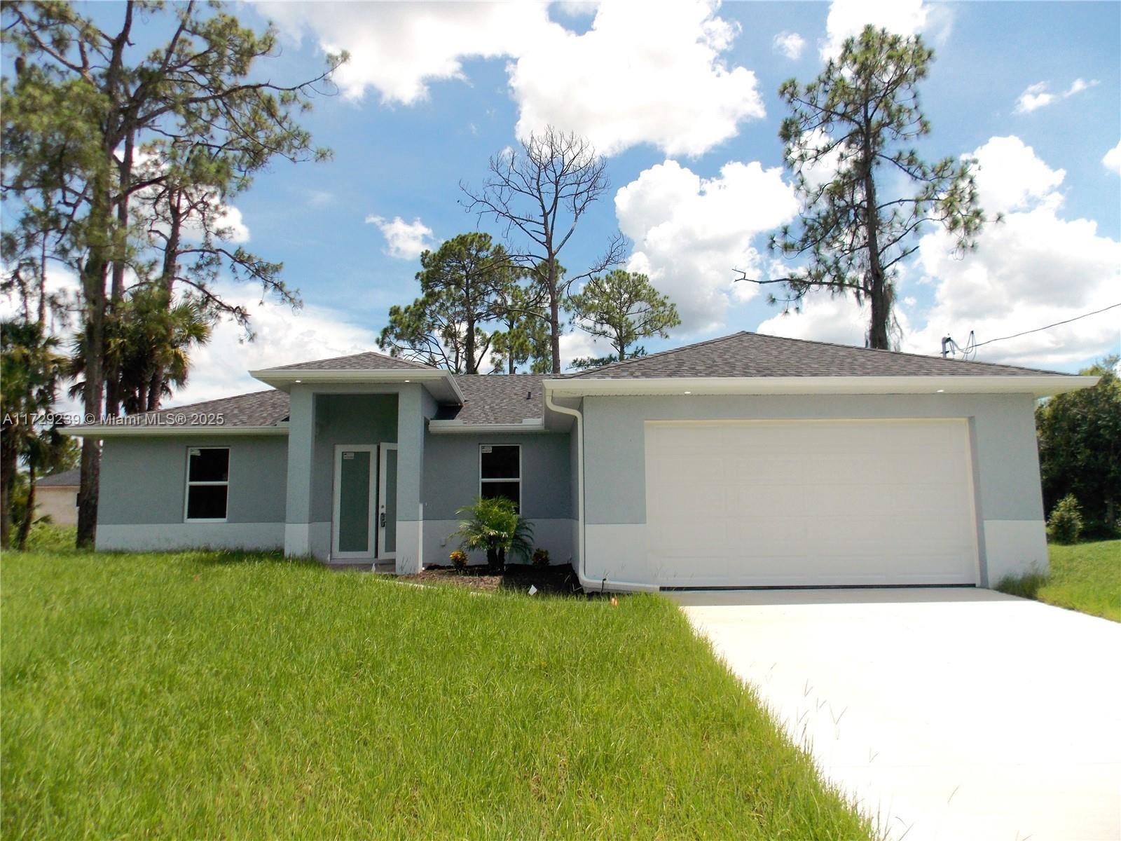 Picture of 1010 Sunrise Blvd, Lehigh Acres, FL 33974