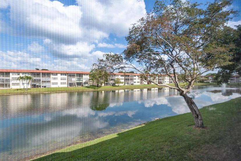 Picture of 8971 S Hollybrook Blvd # 206, Pembroke Pines FL 33025