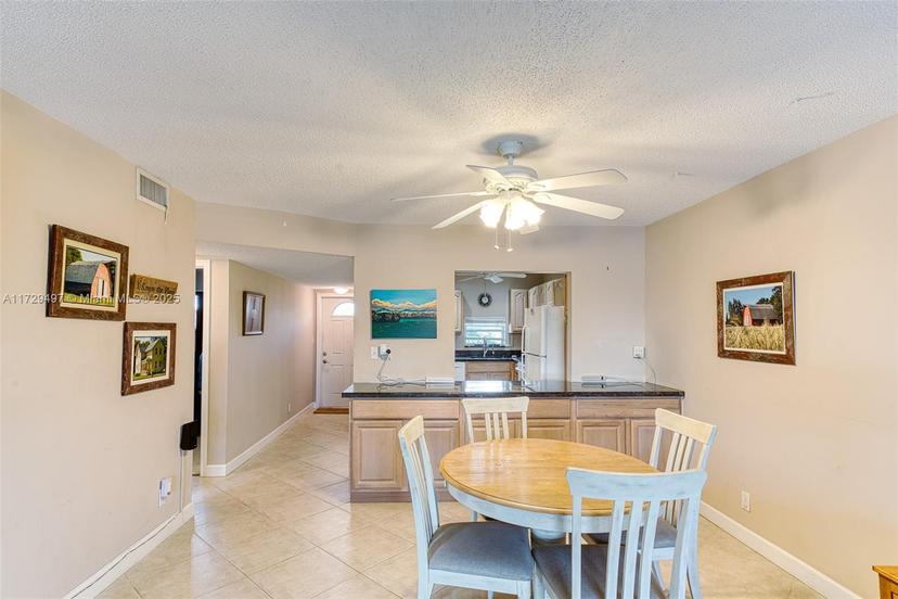 Picture of 9400 N Hollybrook Lake Dr # 303, Pembroke Pines FL 33025