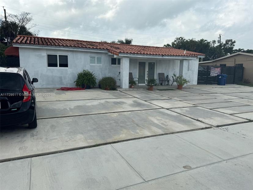 Picture of 17410 NW 81St Ave, Hialeah FL 33015