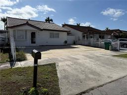 Picture of 8738 NW 116Th Ter, Hialeah Gardens, FL 33018