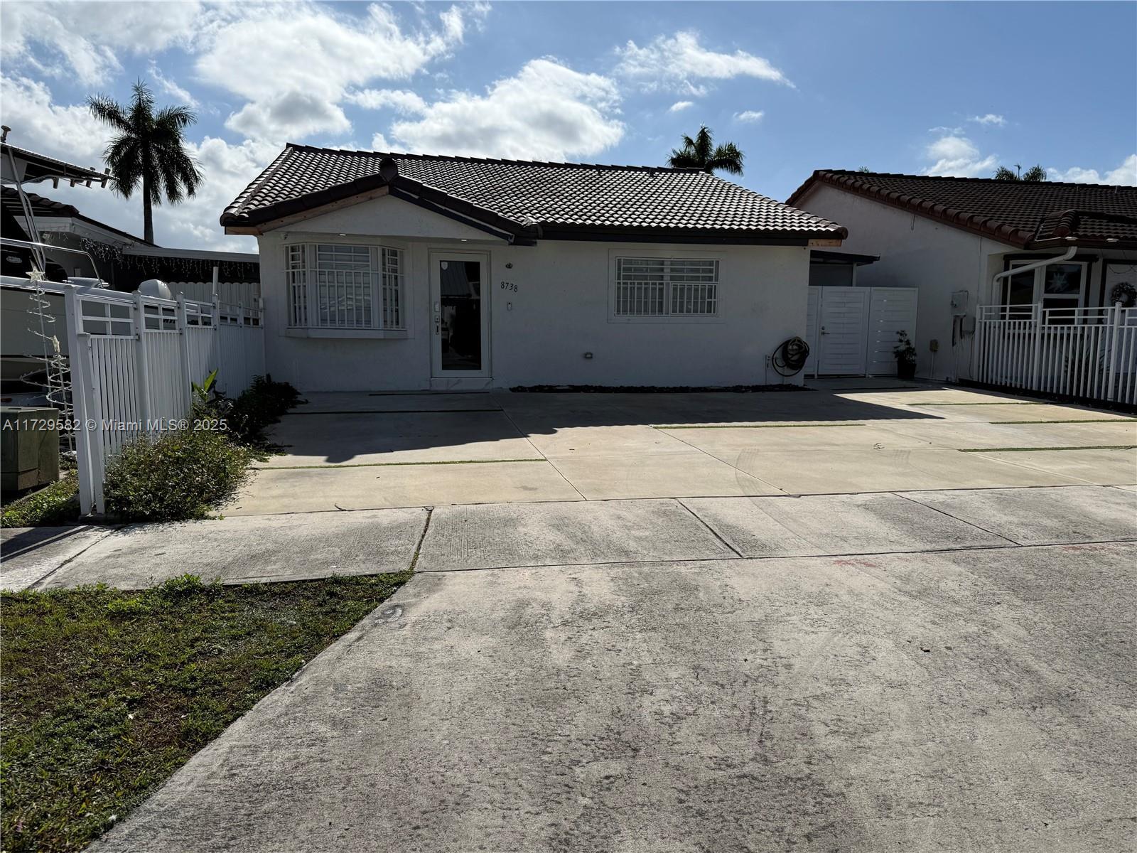 Picture of 8738 NW 116Th Ter, Hialeah Gardens, FL 33018