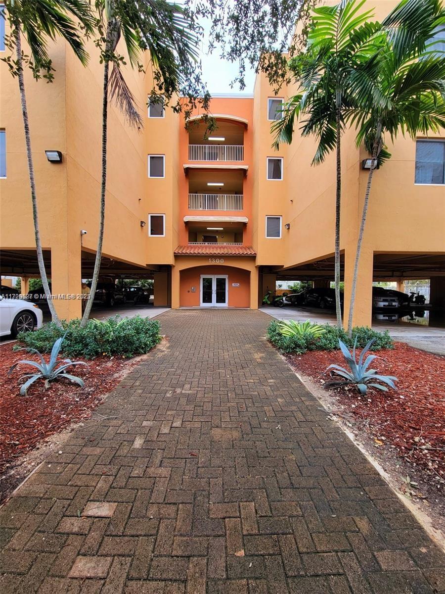 Picture of 1300 NE 109Th St # 207, Miami, FL 33161