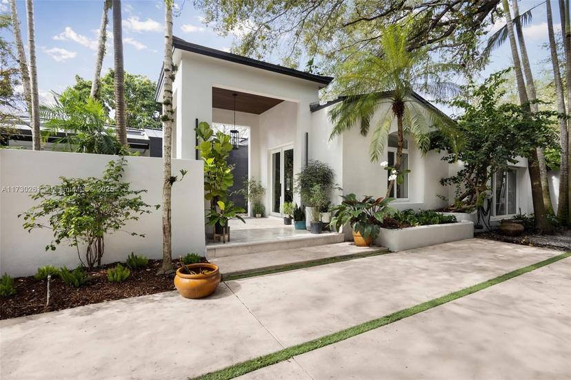 Picture of 3940 Braganza Ave, Coconut Grove FL 33133