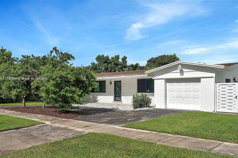 Picture of 27910 SW 162Nd Ave, Homestead, FL 33031