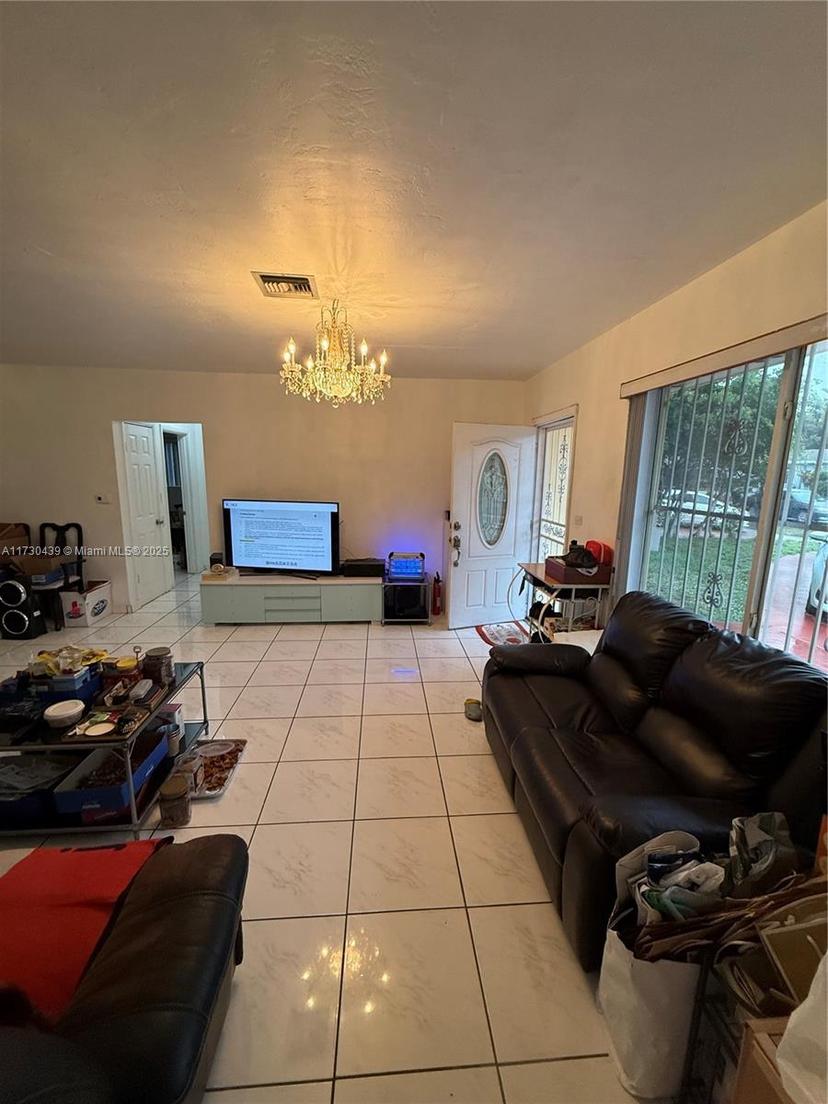 Picture of 701 NE 170Th St, North Miami Beach FL 33162