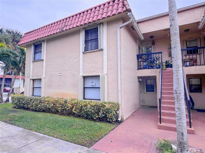 Picture of 9704 Hammocks Blvd # 103, Miami FL 33196