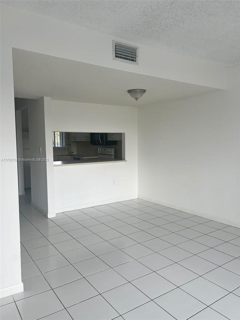 Picture of 2680 W 76Th St # 213, Hialeah FL 33016