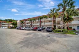 Picture of 9400 N Hollybrook Lake Dr # 208, Pembroke Pines, FL 33025