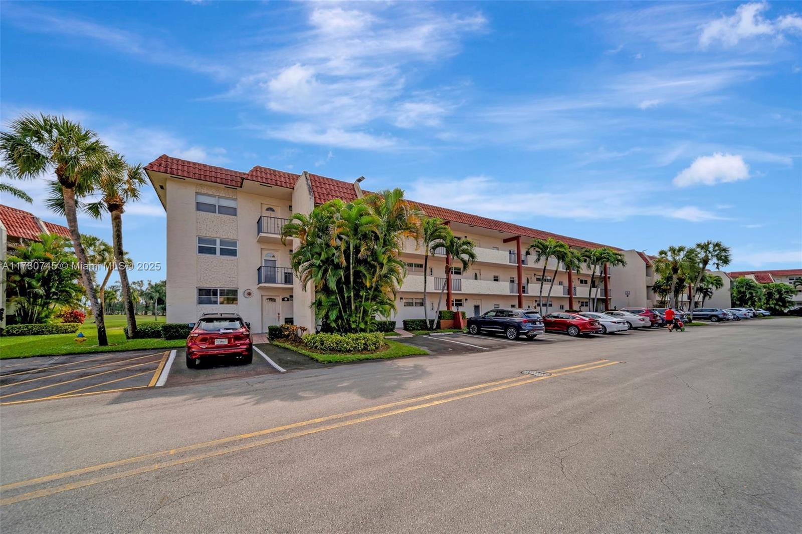 Picture of 9400 N Hollybrook Lake Dr # 208, Pembroke Pines, FL 33025