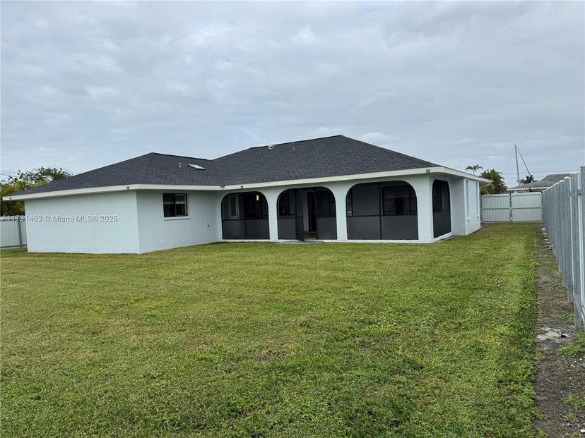 Picture of 1520 SE 20Th Ct, Cape Coral FL 33990