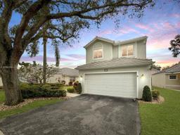 Picture of 2985 Myrtle Oak Cir, Davie, FL 33328