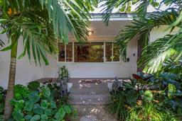 Picture of 6610 Santona St, Coral Gables, FL 33146