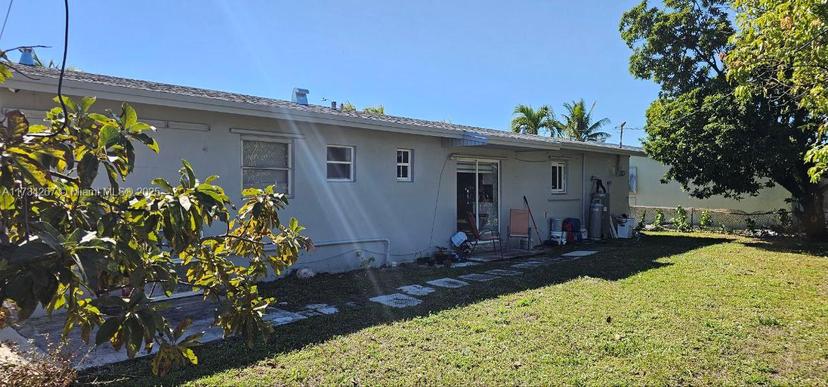 Picture of 4851 NW 176Th St, Miami Gardens FL 33055