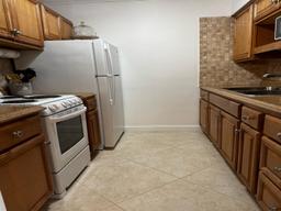 Picture of 925 SW 11Th Ave # 16J, Hallandale Beach, FL 33009