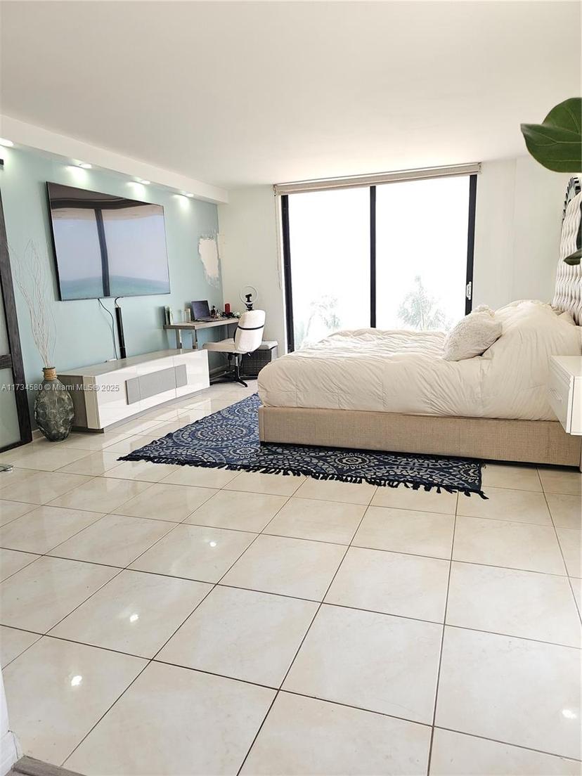 Picture of 6061 Collins Ave # 5F, Miami Beach FL 33140