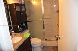 Picture of 2851 Somerset Dr # 415, Lauderdale Lakes, FL 33311