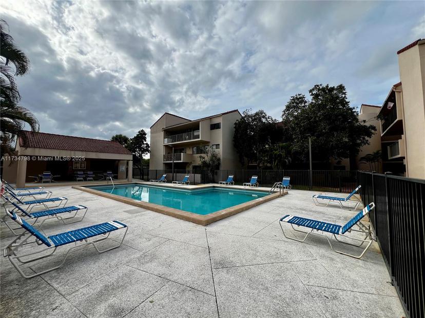 Picture of 6305 Gage Pl # 307, Miami Lakes FL 33014