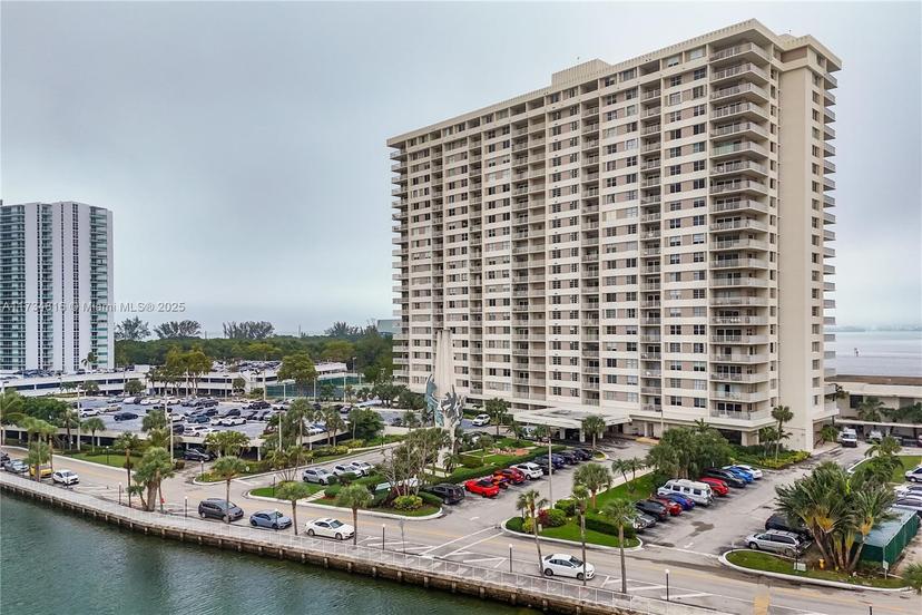 Picture of 300 Bayview Dr # 903, Sunny Isles Beach FL 33160