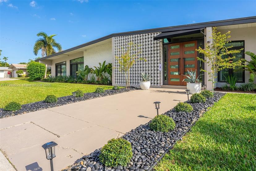 Picture of 521 N Highland Dr, Hollywood FL 33021