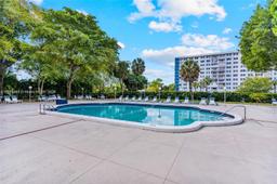 Picture of 3800 Hillcrest Dr # 312, Hollywood, FL 33021