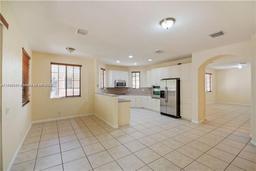 Picture of 2812 Kinsington Cir # 4, Weston, FL 33332