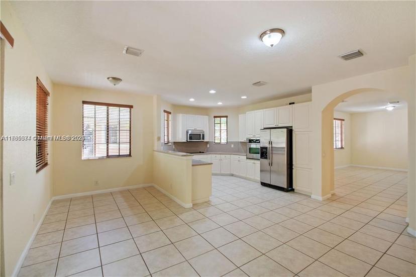 Picture of 2812 Kinsington Cir # 4, Weston FL 33332