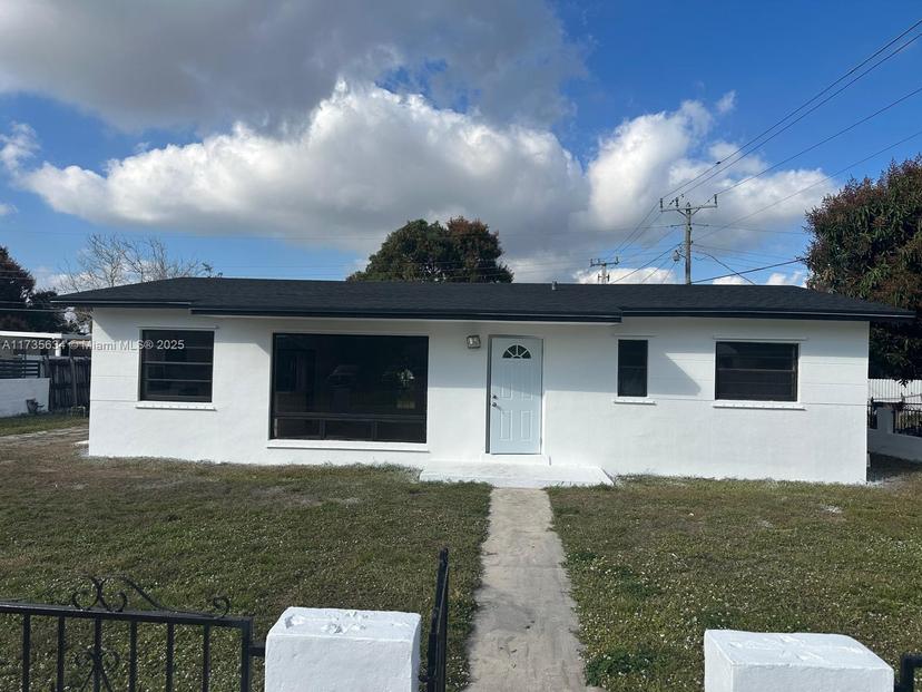 Picture of 3901 NW 168Th St, Miami Gardens FL 33055