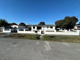 Picture of 3901 NW 168Th St, Miami Gardens, FL 33055