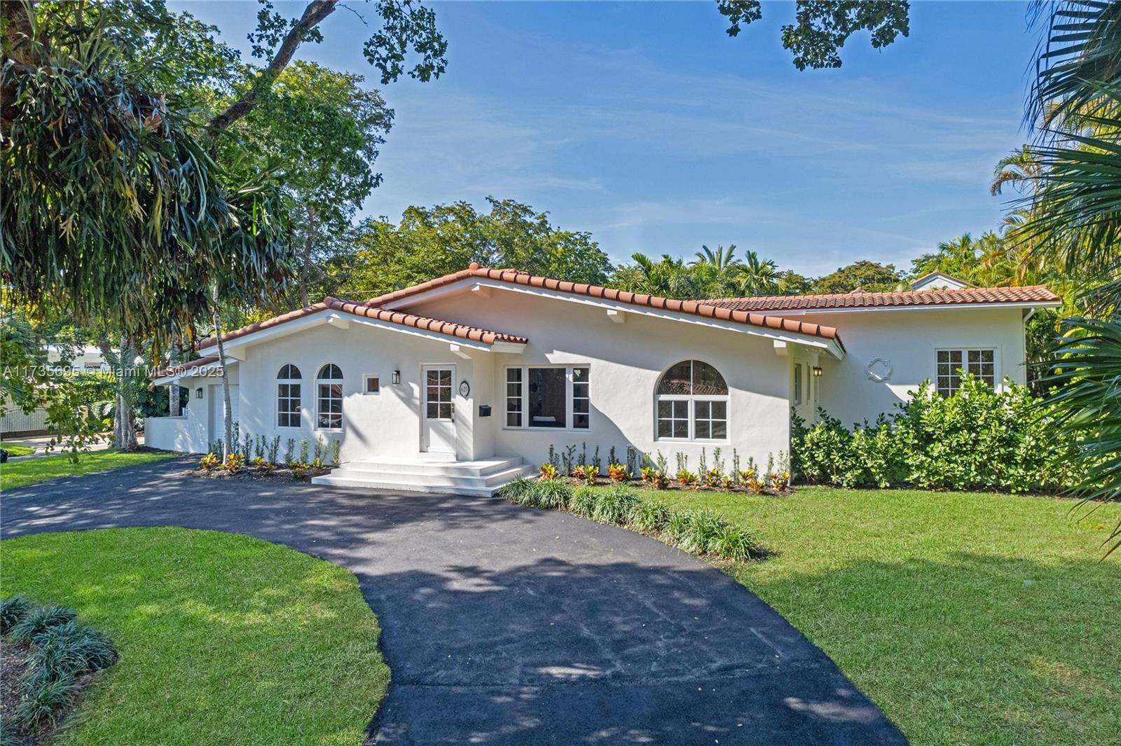 Picture of 625 Jeronimo Dr, Coral Gables, FL 33146