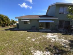 Picture of 1407 SE Larkwood Cir, Port St. Lucie, FL 34952