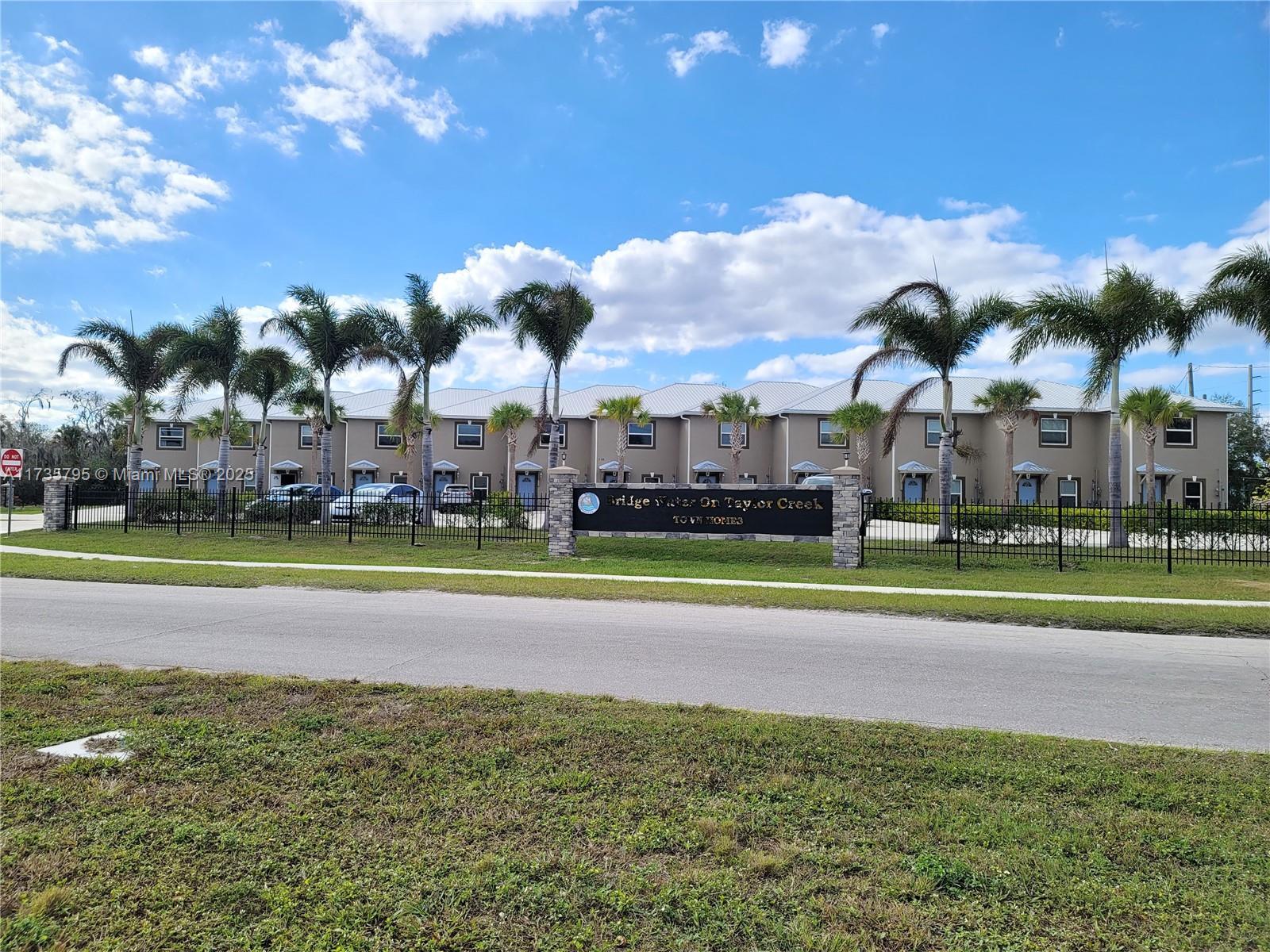 Picture of 116 SE 8Th Avenue # 3, Okeechobee, FL 34974