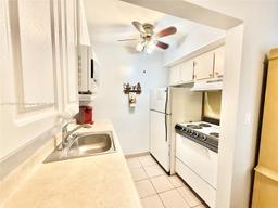 Picture of 2145 Pierce St # 112, Hollywood, FL 33020