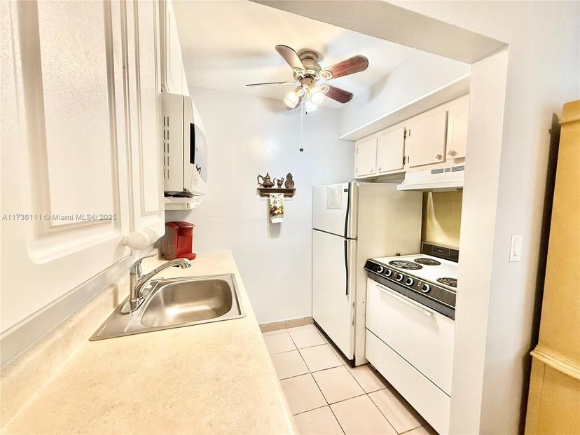 Picture of 2145 Pierce St # 112, Hollywood FL 33020