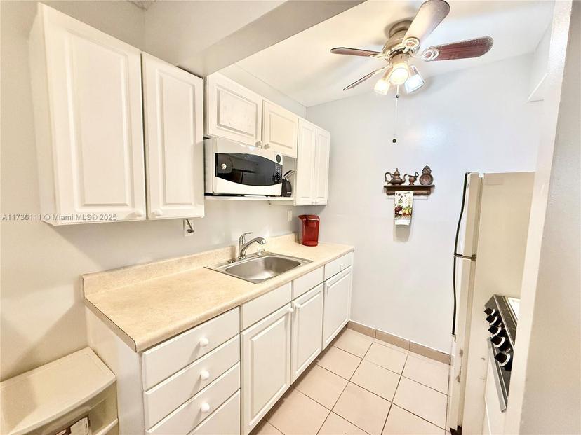 Picture of 2145 Pierce St # 112, Hollywood FL 33020