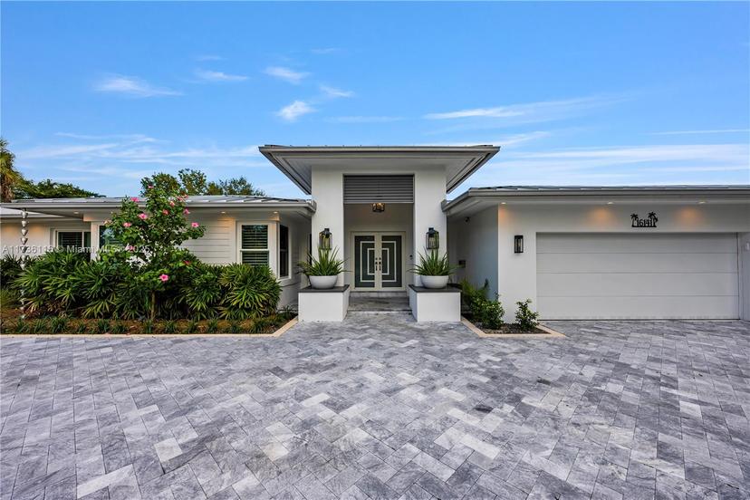 Picture of 16141 W Troon Cir, Miami Lakes FL 33014