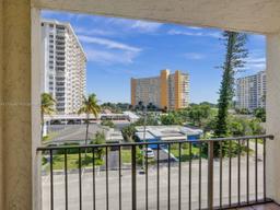 Picture of 400 N Riverside Dr # 404, Pompano Beach, FL 33062