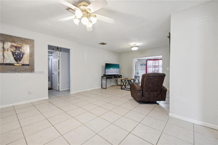 Picture of 107 Leeland Heights Blvd E, Lehigh Acres FL 33936