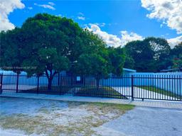 Picture of 830 SE 7Th Pl, Hialeah, FL 33010