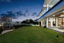 Picture of 607 Palm Dr, Hallandale Beach, FL 33009