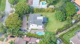 Picture of 507 Hunting Lodge Dr, Miami Springs, FL 33166